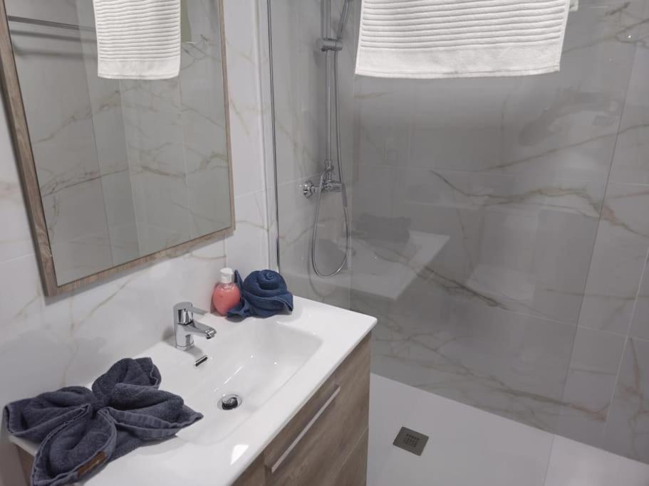 Tao City Center Apartment With Fee Wifi And Air Con By Namaste Elite Torremolinos Luaran gambar