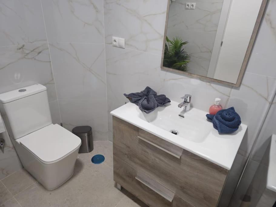 Tao City Center Apartment With Fee Wifi And Air Con By Namaste Elite Torremolinos Luaran gambar