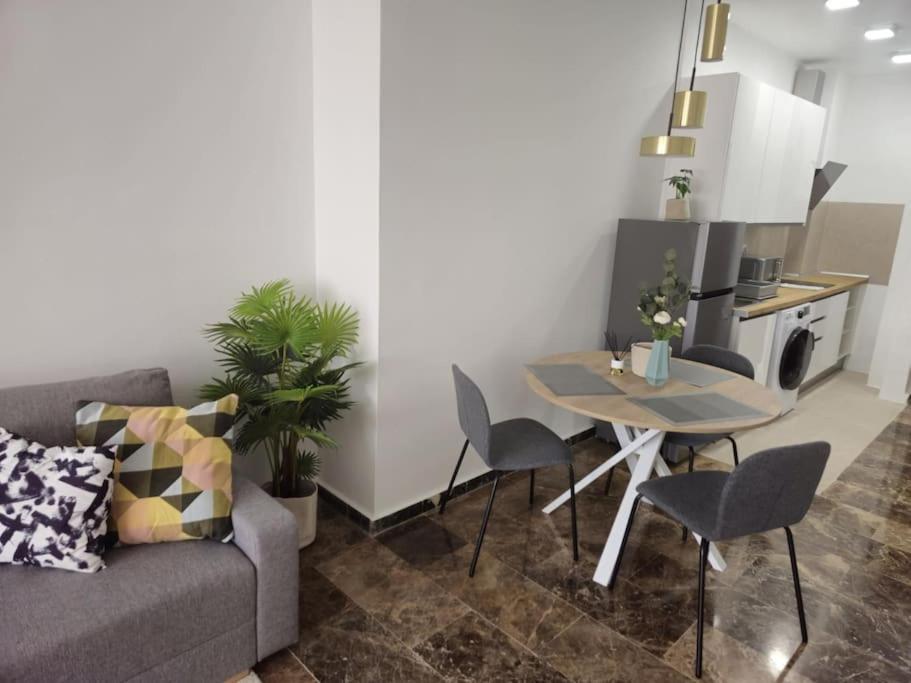 Tao City Center Apartment With Fee Wifi And Air Con By Namaste Elite Torremolinos Luaran gambar